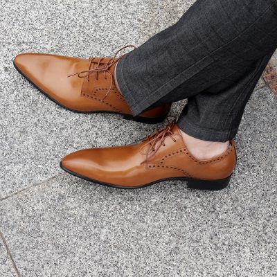 Một đôi giày Patina cần kết hợp tốt với trang phục